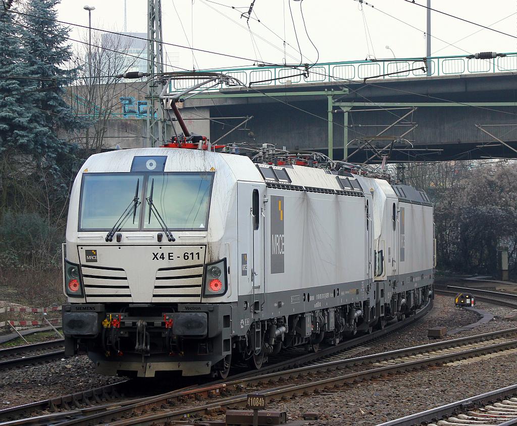 MRCE/DB 6193 608-7 vorne und 6193 611-1(REV/MMAL/22.10.15)hinten ebenfalls auf dem Weg in den Hamburger-Hafen. 12.02.2016