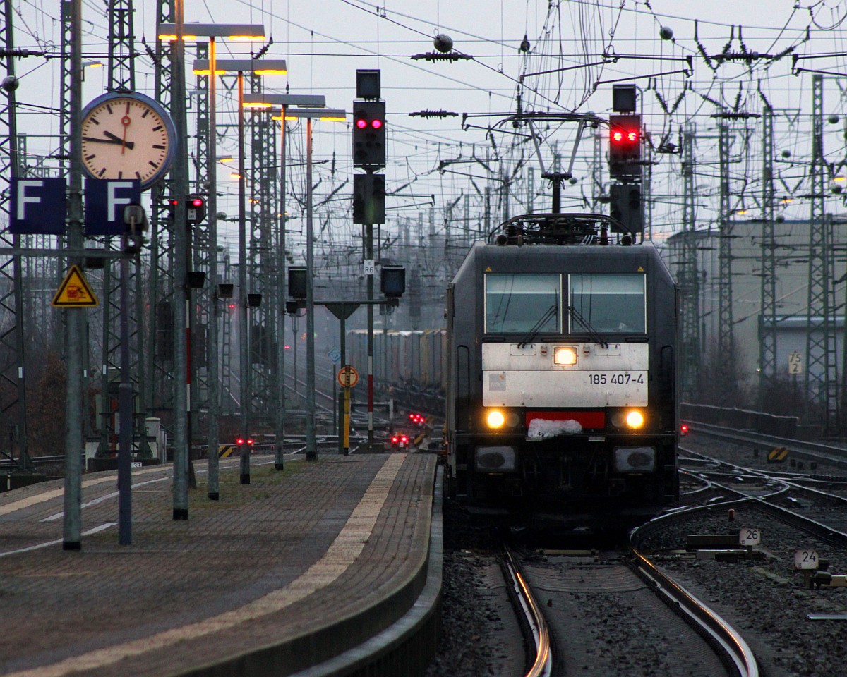 MRCE/TXL 185 407-4 mit dem DGS 45697(Malmö Godsban - Wanne-E Wof)aufgenommen bei der Durchfahrt im Bhf Neumünster. 13.01.2016