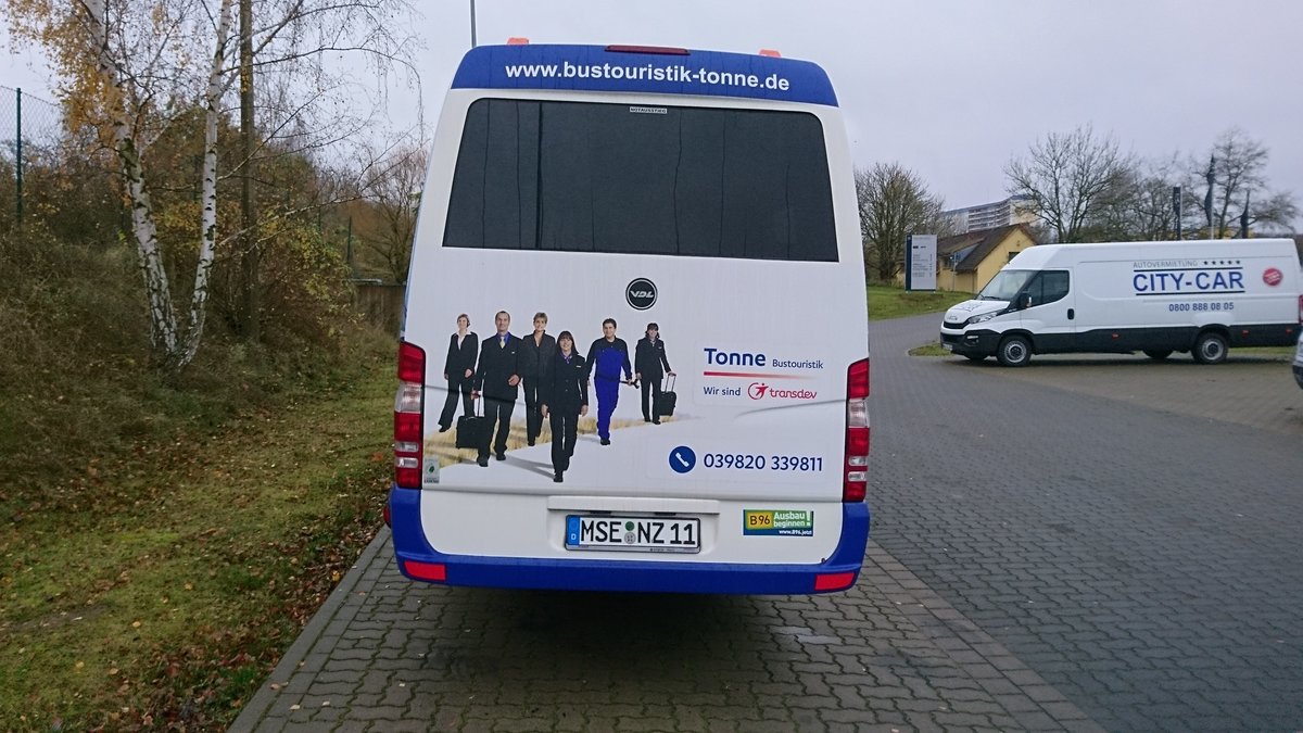 ......MSE NZ 11 mit seiner eigen Werbung f�r das Unternehmen (November 2017)