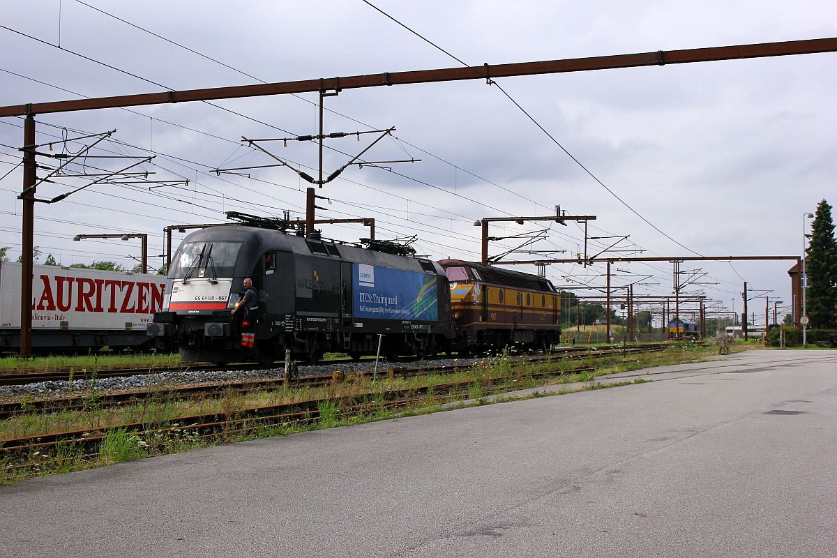 Nachdem der Lauritzen KLV angekommen war kam aus dem TXL Depot die CFL 1807 angedieselt und  übernahm  den  ETCS Trainguard  und schob ihn in die Abstellung. Pattburg/DK 30.07.2017