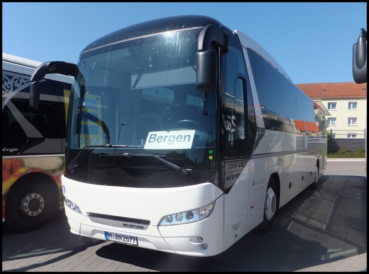 Nagelneuer Neoplan Jetliner aus Mnchen zum Test bei der RPNV in Bergen.