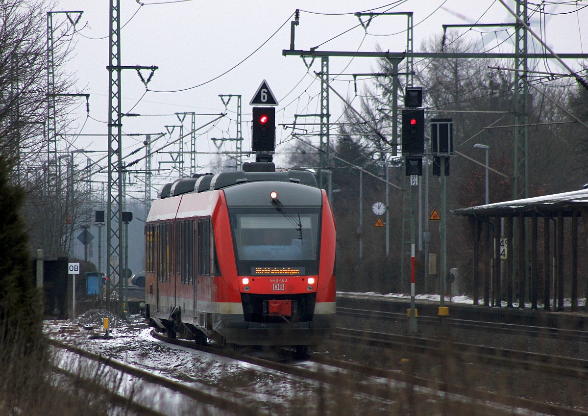 NAH.SH 648 463/963 kam als RE74 nach Husum fuhr in Jübek aber wg Verspätung Richtung  Nicht Einsteigen  auf ein Nebengleis. Jübek 12.02.2017