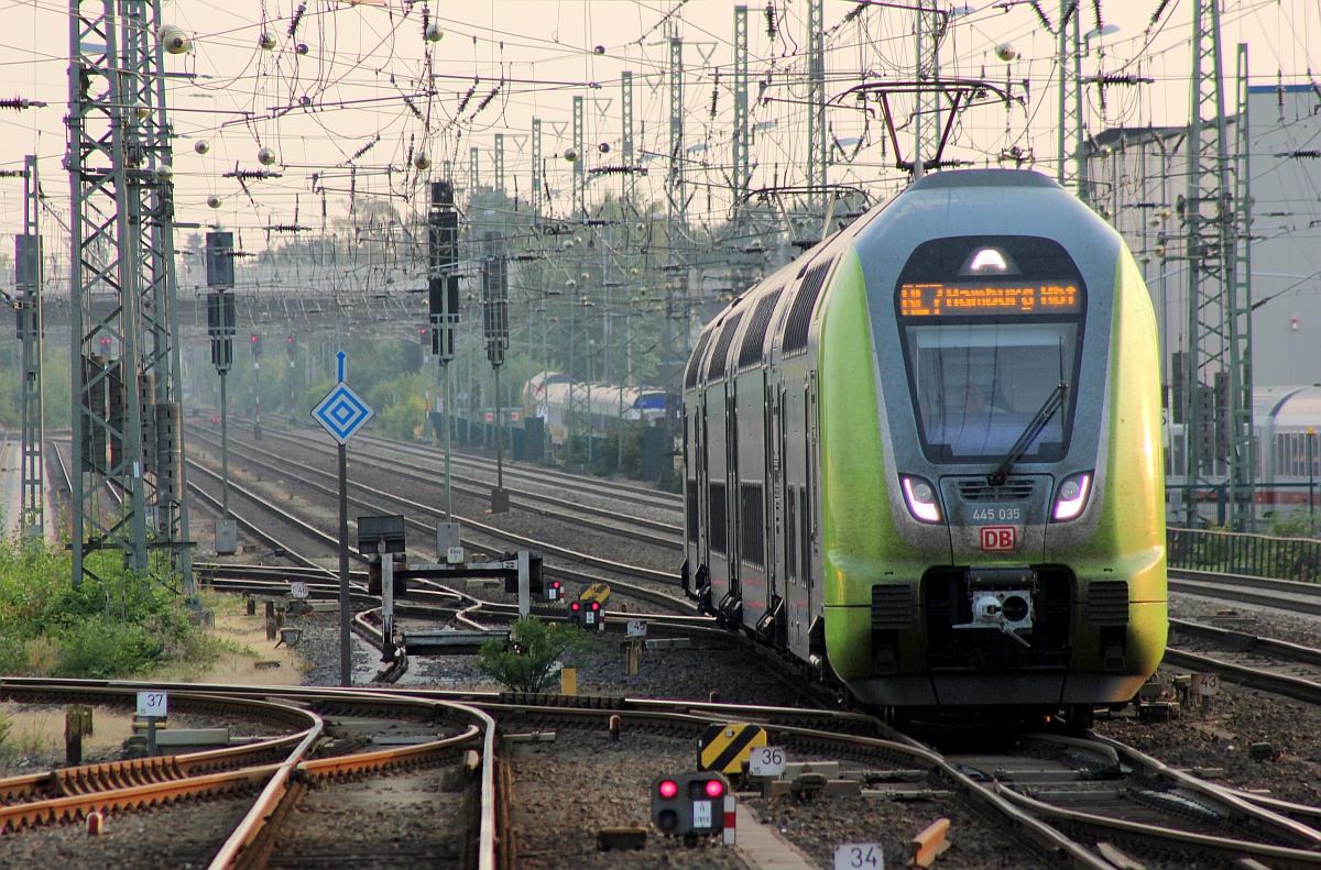 NAH.SH/DB Twindexx 445 035/011 als RE7 nach Hamburg. Neumünster 21.07.2018