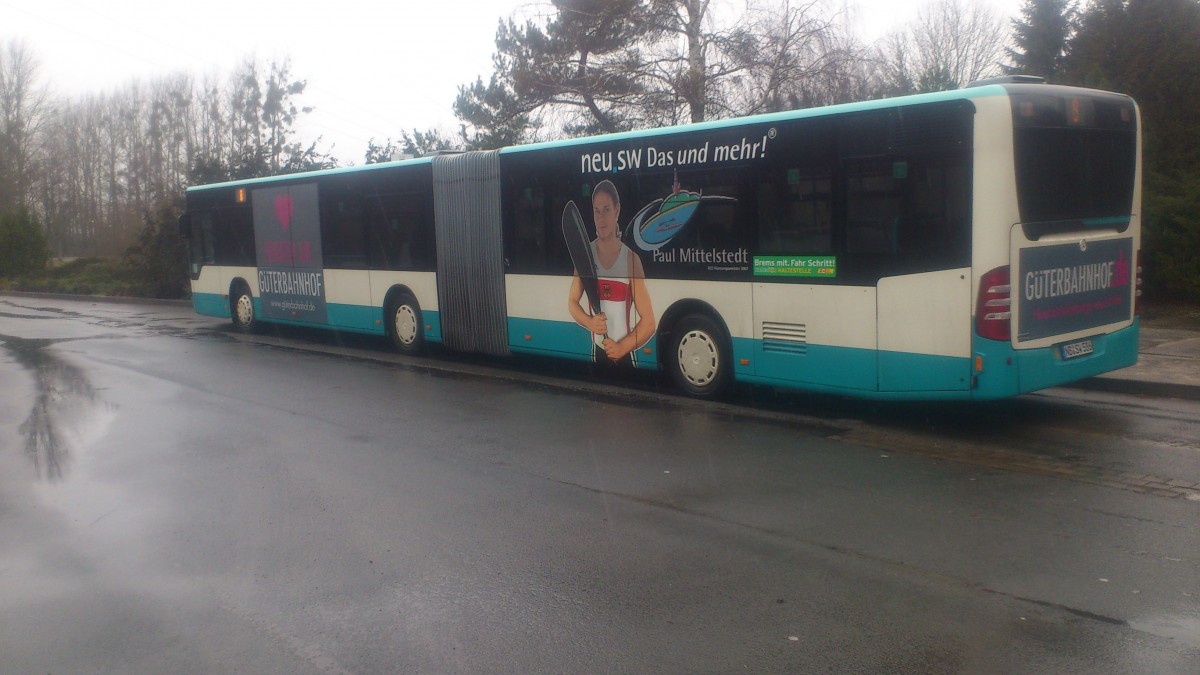 ...NB SW 586 in der ganzen lnge und noch mit dem grnen Banner was alle Fahrzeuge bekommen hatten zum Schulanfang 