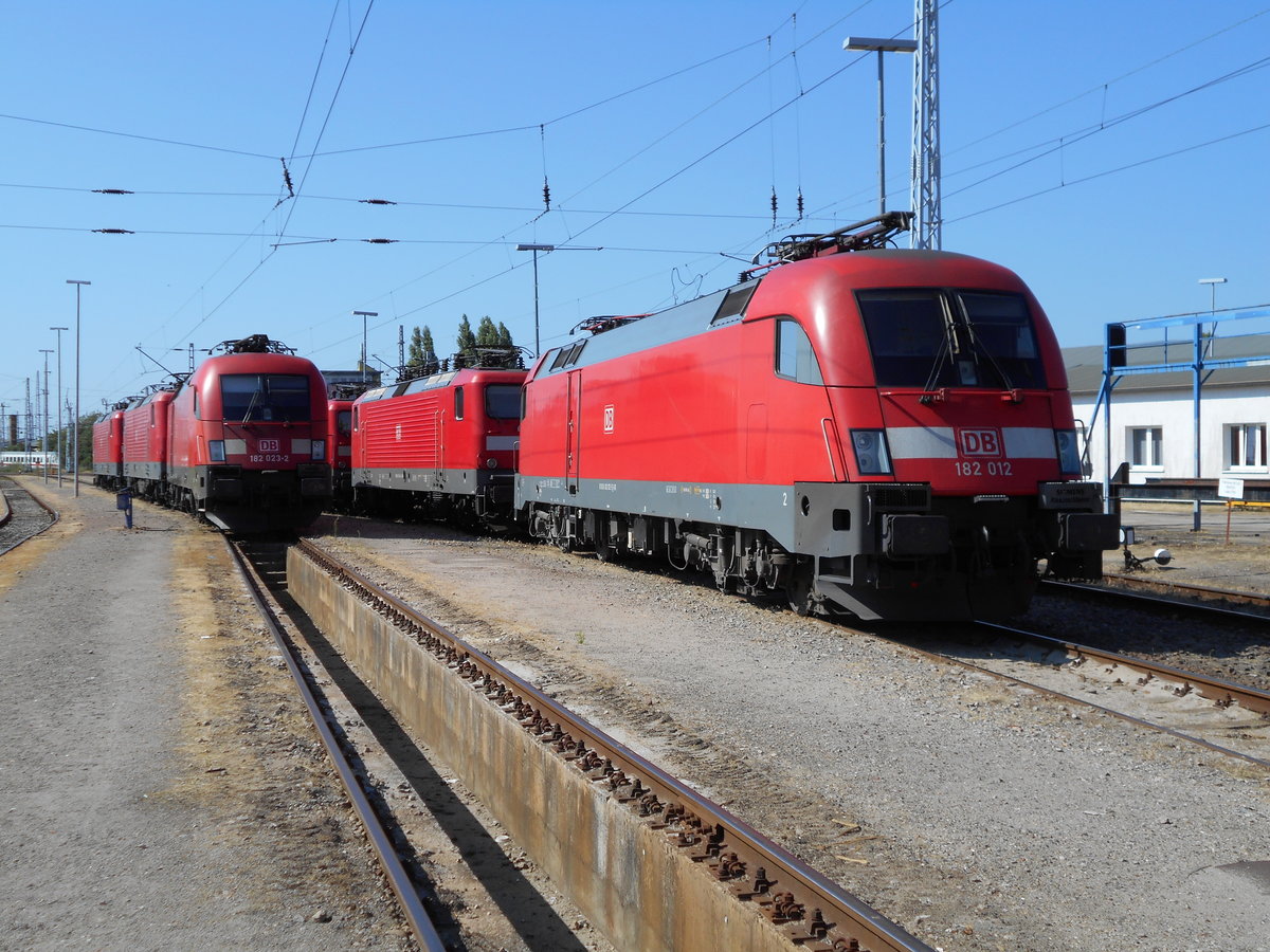 Neben den 182 023 stand,am 15.Juli 2018,auch der Taurus 182 012,im Bw Rostock.