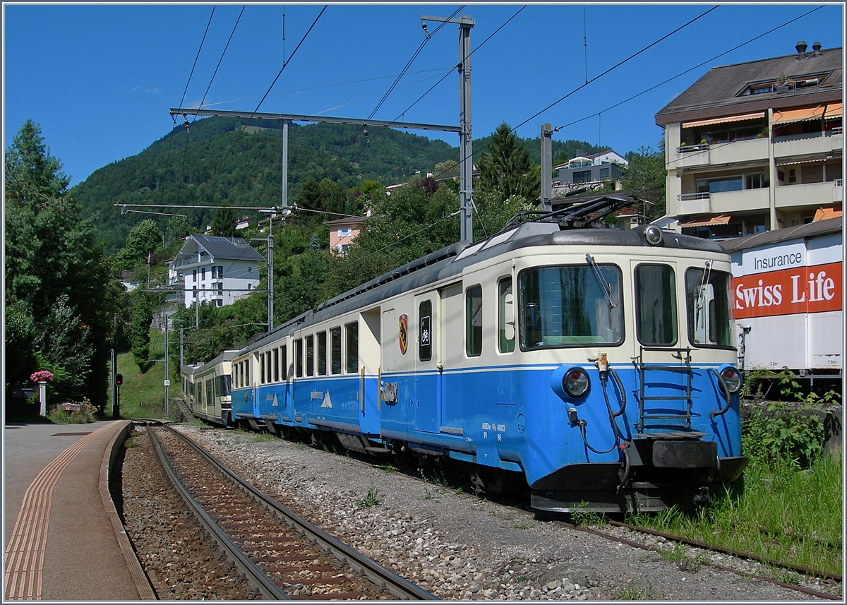 Neben den zwei CEV MVR GTW Be 2/6 die auf ihre Reise zur ASM warten steht seit neustem auch der ABDe 8/8 4003 BERN in Fontanivent. 6. Aug. 2017