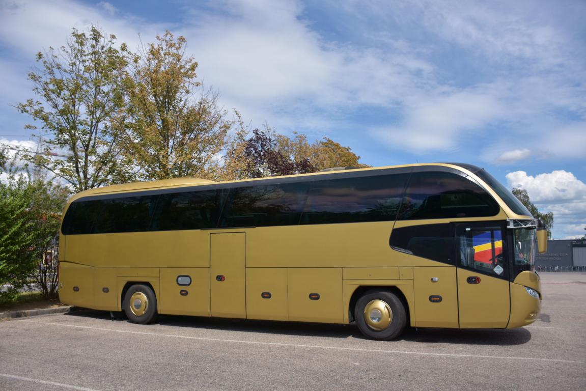 Neoplan Cityliner aus HR 2017 in Krems.