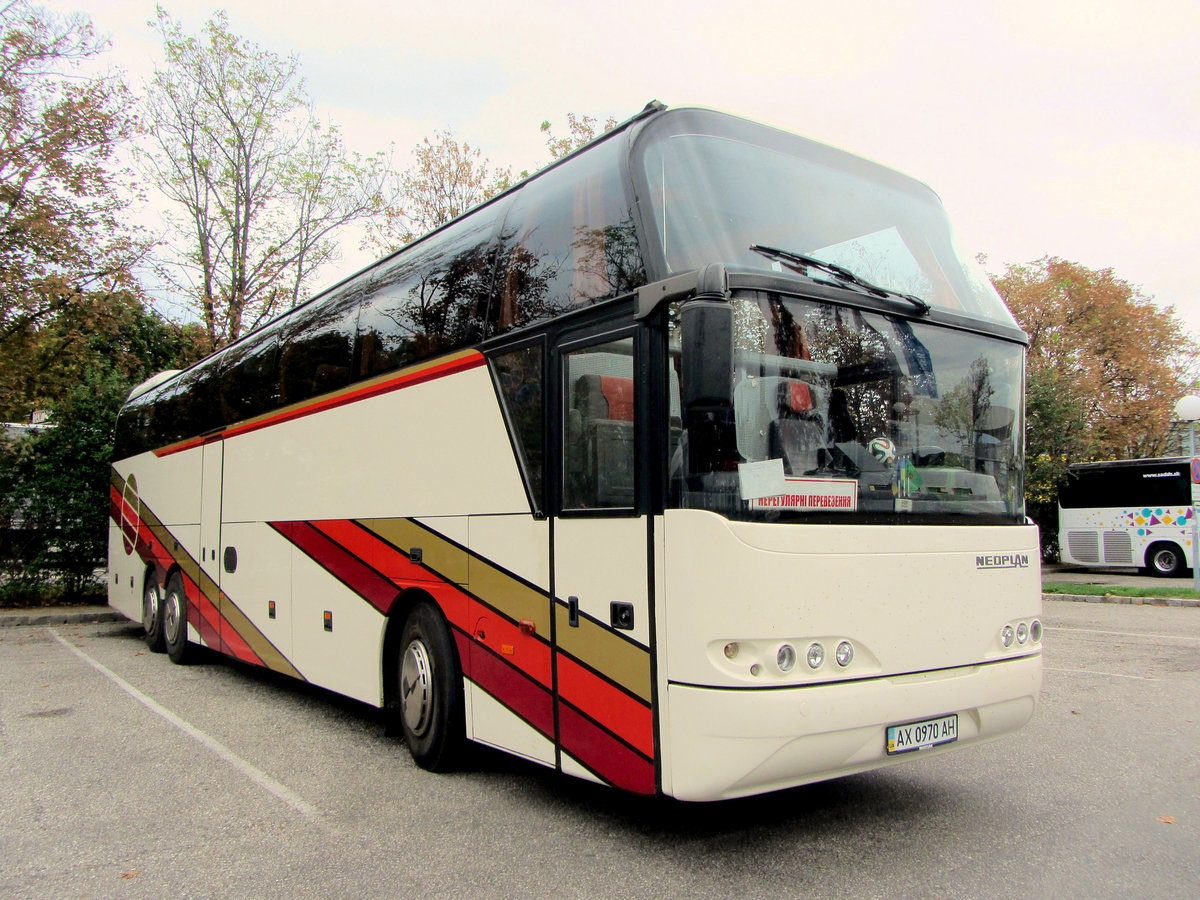 Neoplan Cityliner aus der UA in Krems gesehen.