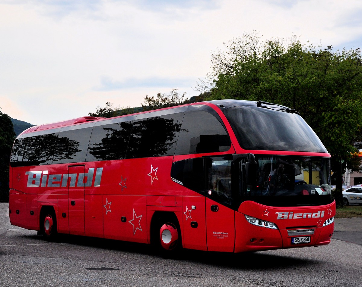 Neoplan Cityliner von Biendl Reisen aus der BRD am 27.JUli 2014 in Krems gesehen.