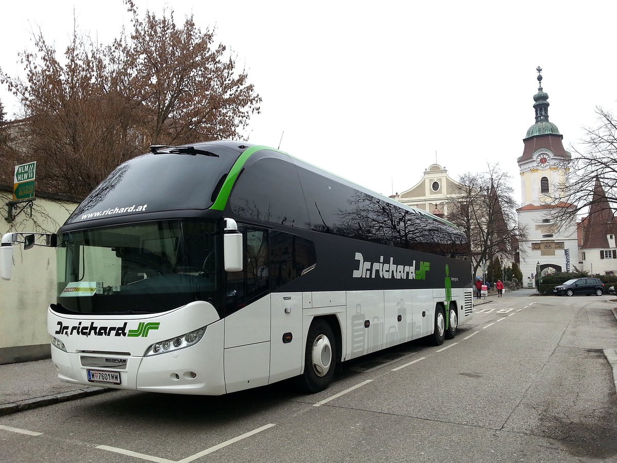Neoplan Cityliner von Dr. Richard Reisen aus Wien in Krems.