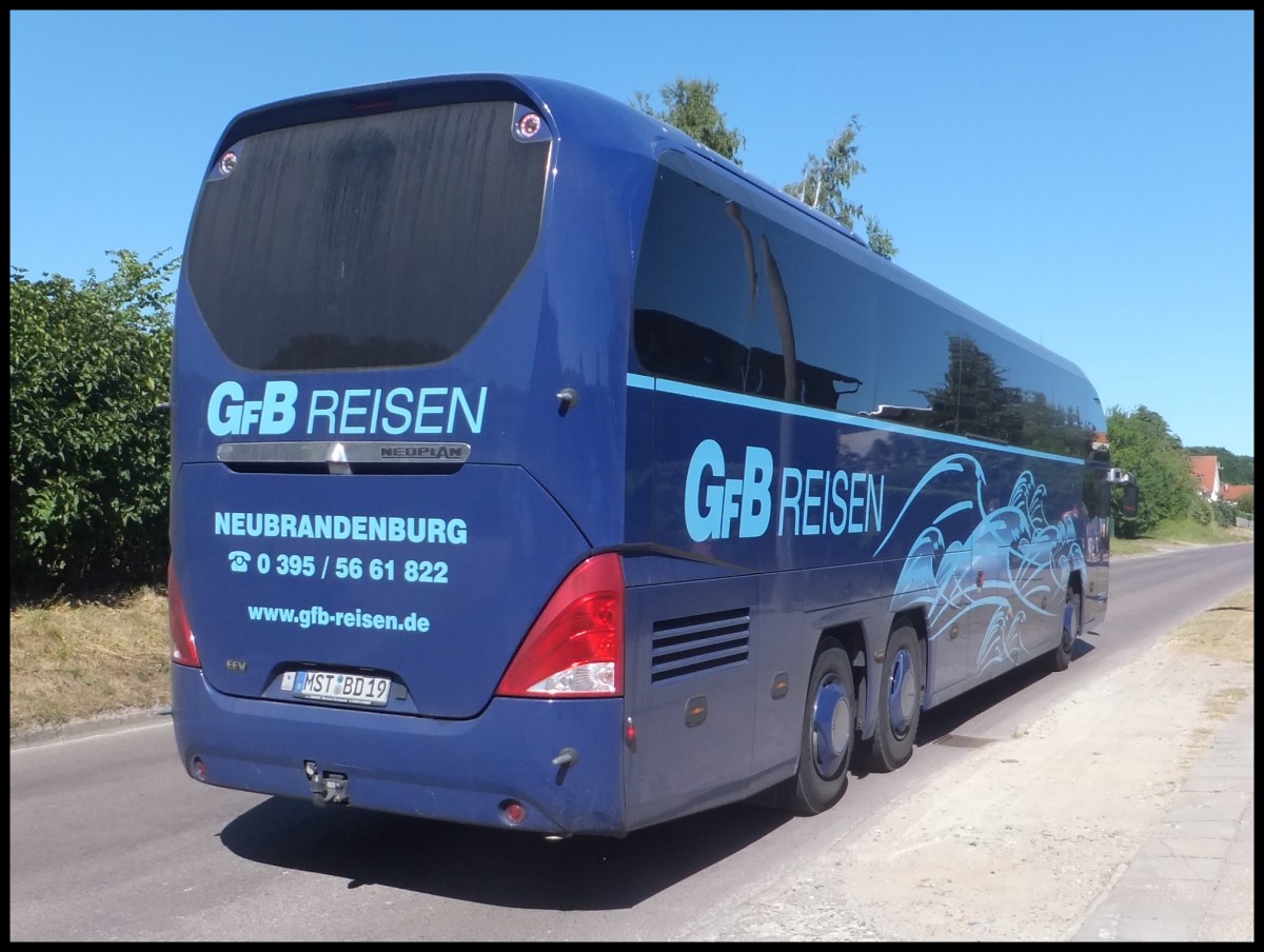 Neoplan Cityliner von GFB-Reisen aus Deutschland in Sassnitz.