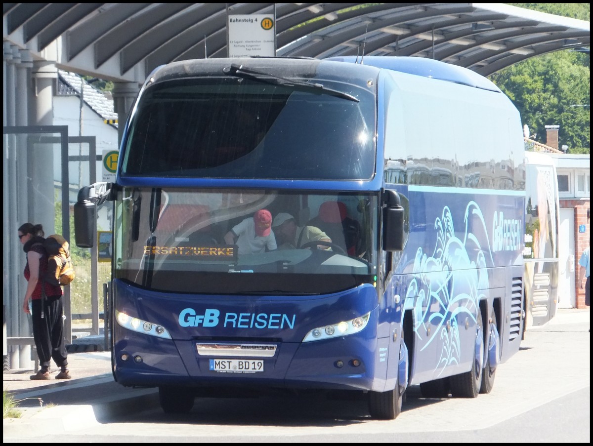 Neoplan Cityliner von GFB-Reisen aus Deutschland in Sassnitz.