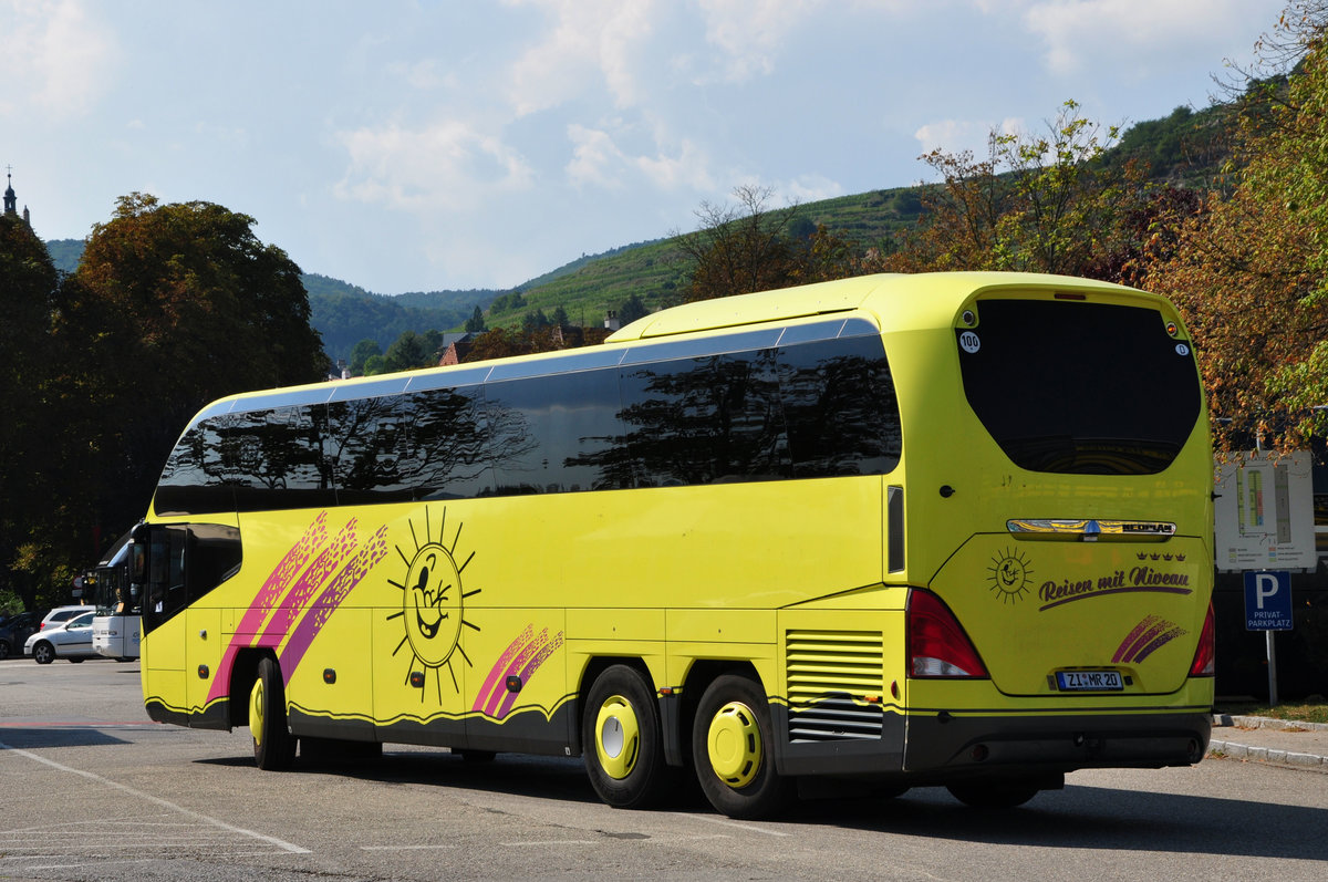 Neoplan Cityliner von Michel Reisen aus der BRD in Krems gesehen.