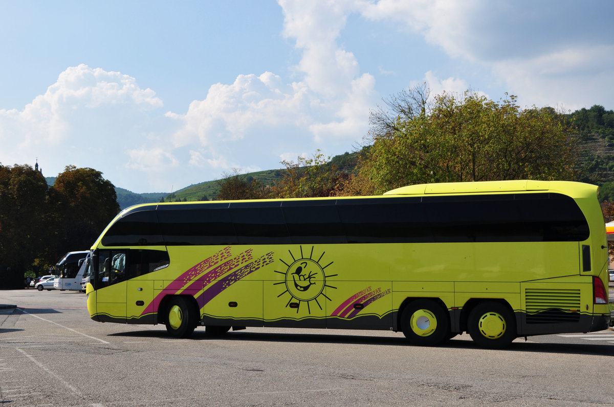 Neoplan Cityliner von Michel Reisen aus der BRD in Krems gesehen.