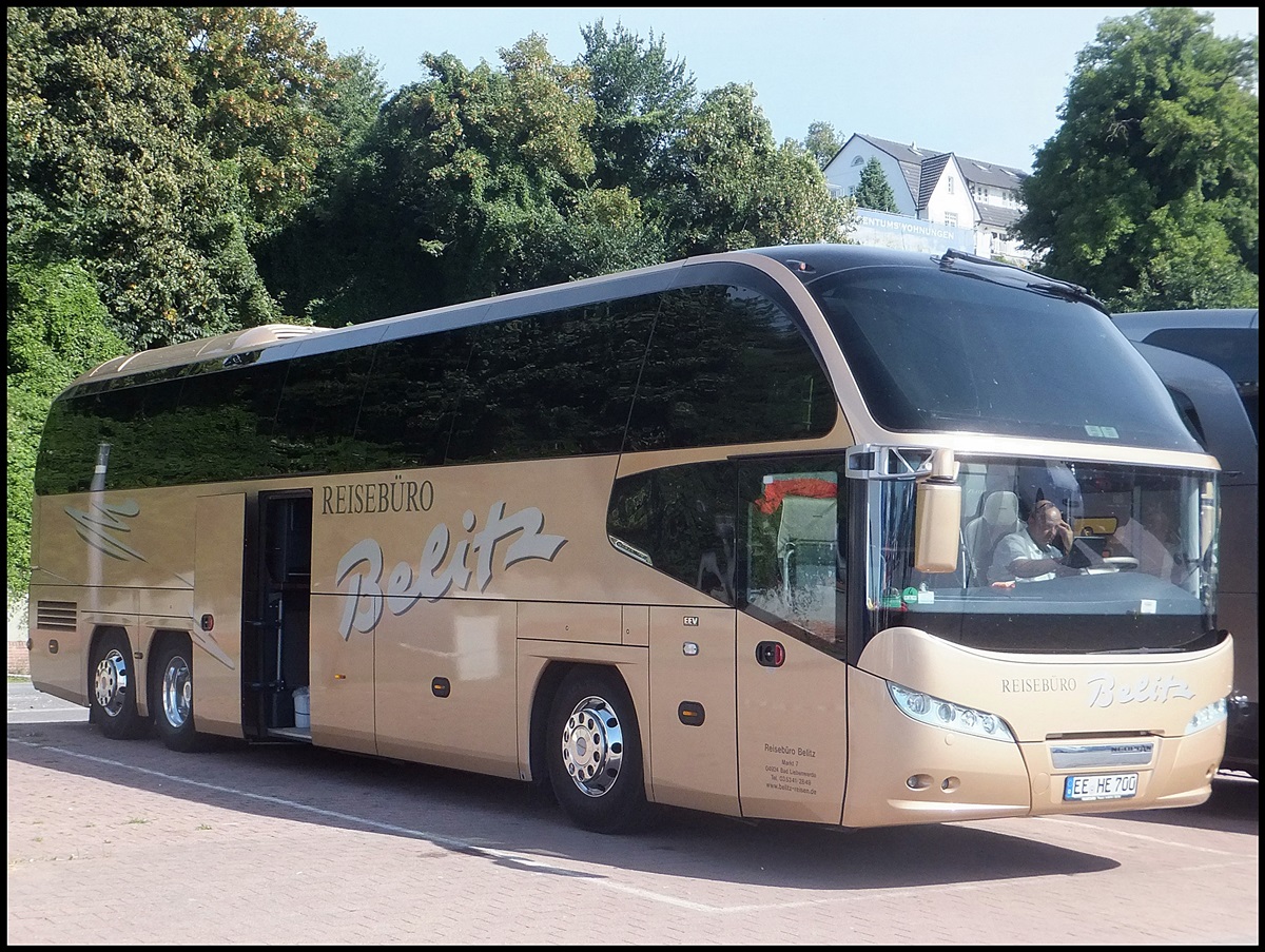 Neoplan Cityliner vom Reisebro Belitz aus Deutschland im Stadthafen Sassnitz.