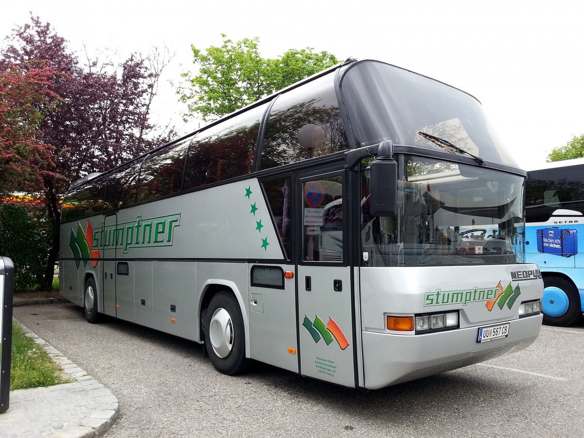 Neoplan Cityliner von Stumptner aus �sterreich im April 2014 in Krems.
