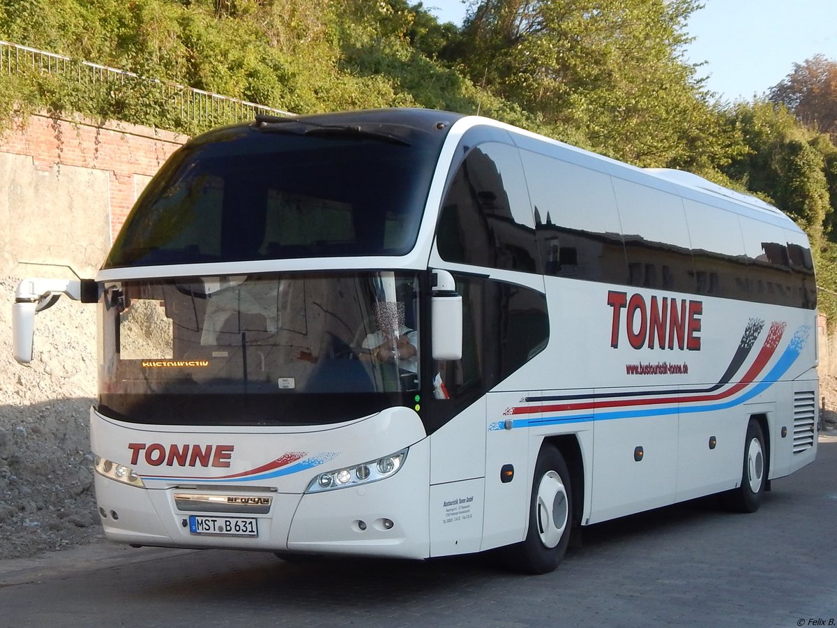 Neoplan Cityliner von Tonne aus Deutschland im Stadthafen Sassnitz. 