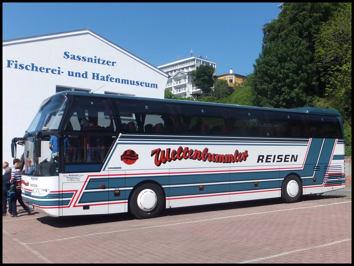 Neoplan Cityliner von Weltenbummler aus Deutschland im Stadthafen Sassnitz.