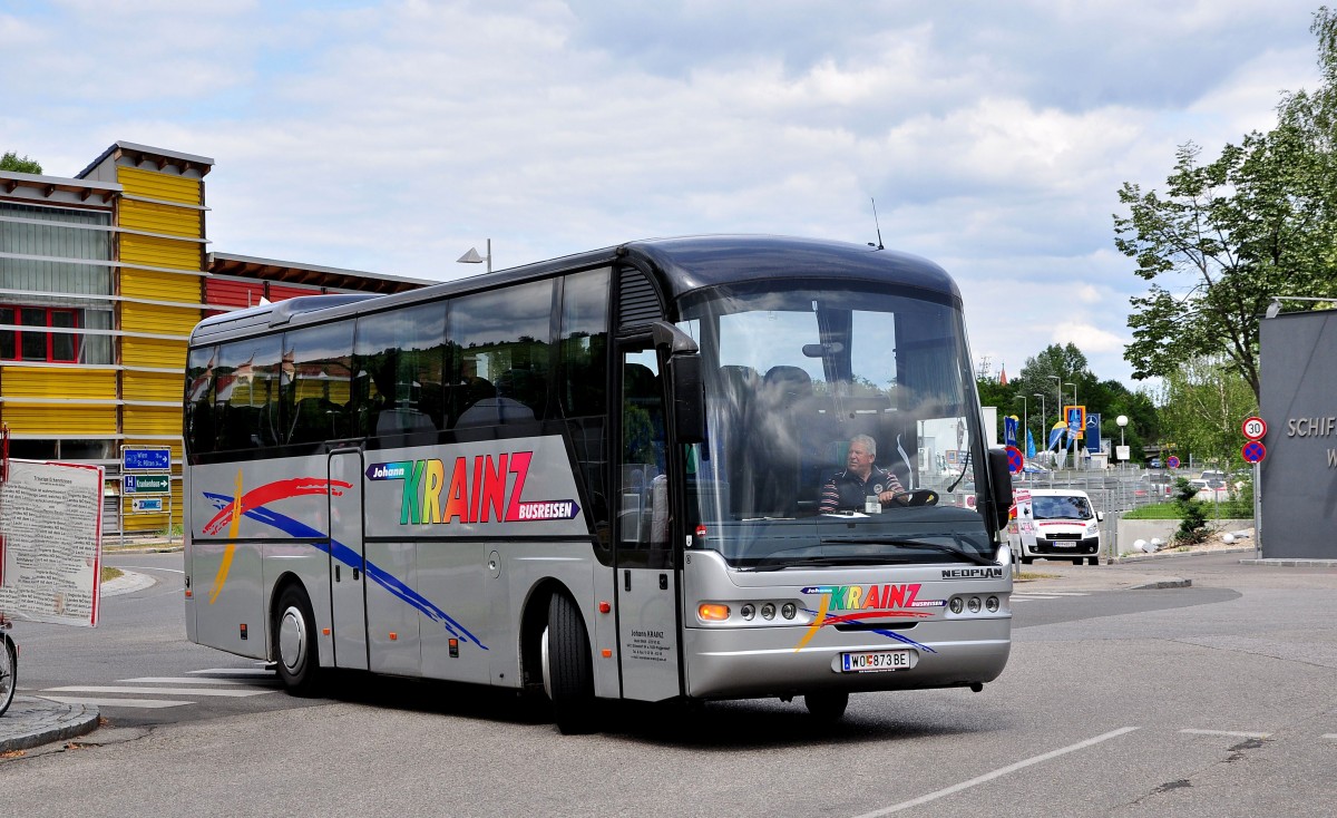 Neoplan Euroliner von Krainz Reisen aus �sterreich am 21.Juni 2014 in Krems gesehen.