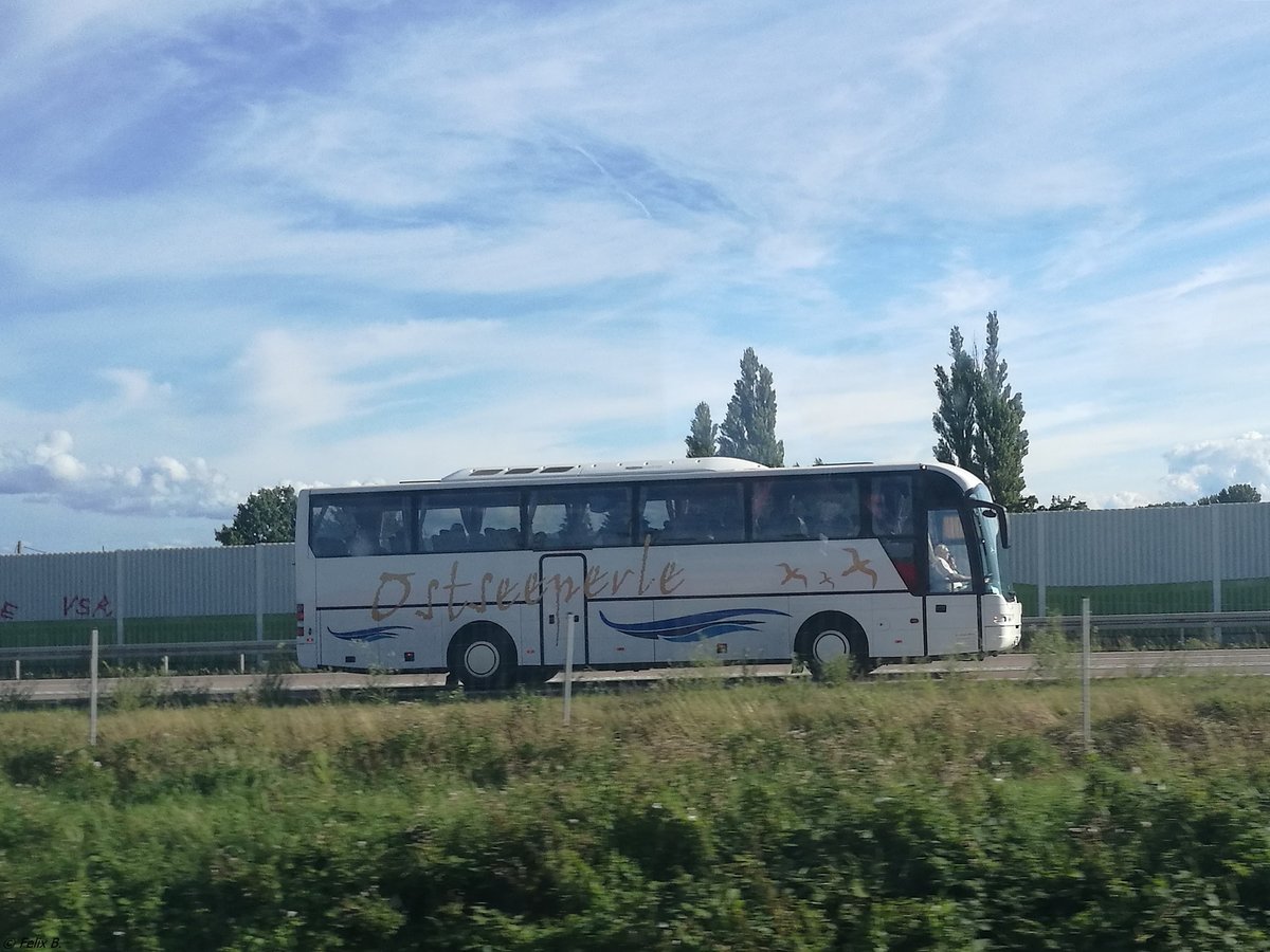 Neoplan Euroliner von Ostseeperle aus Deutschland bei Rambin. 