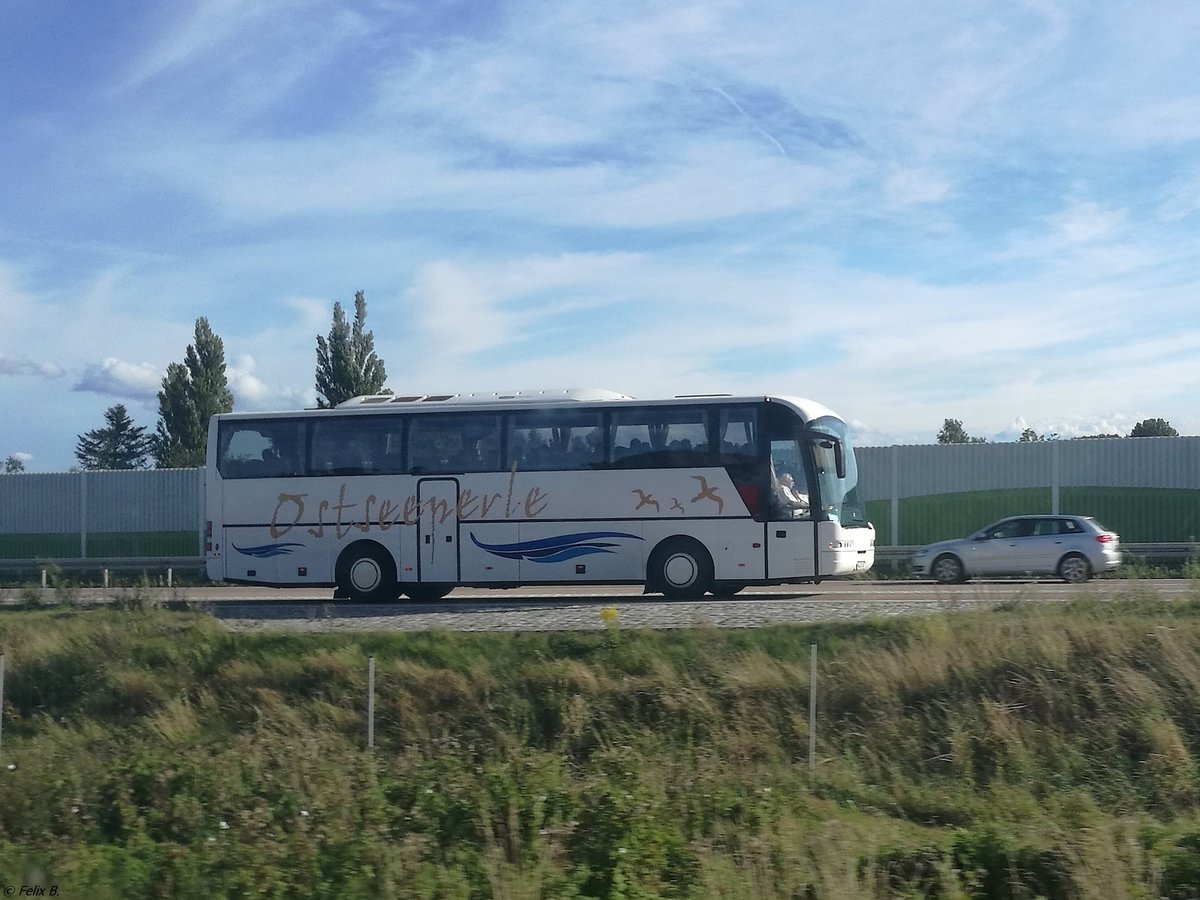 Neoplan Euroliner von Ostseeperle aus Deutschland bei Rambin. 