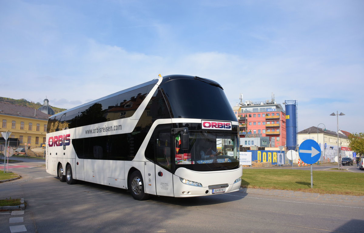 Neoplan Skyliner von Johann OFNER (ORBIS) Reisen aus sterreich in Krems.