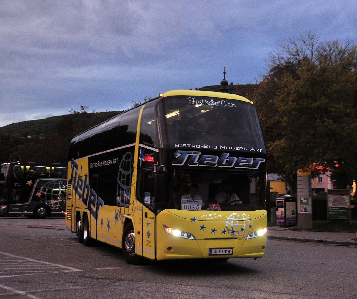 Neoplan Skyliner von TIEBER Reisen aus sterreich am 20.9.2014 in Krems.