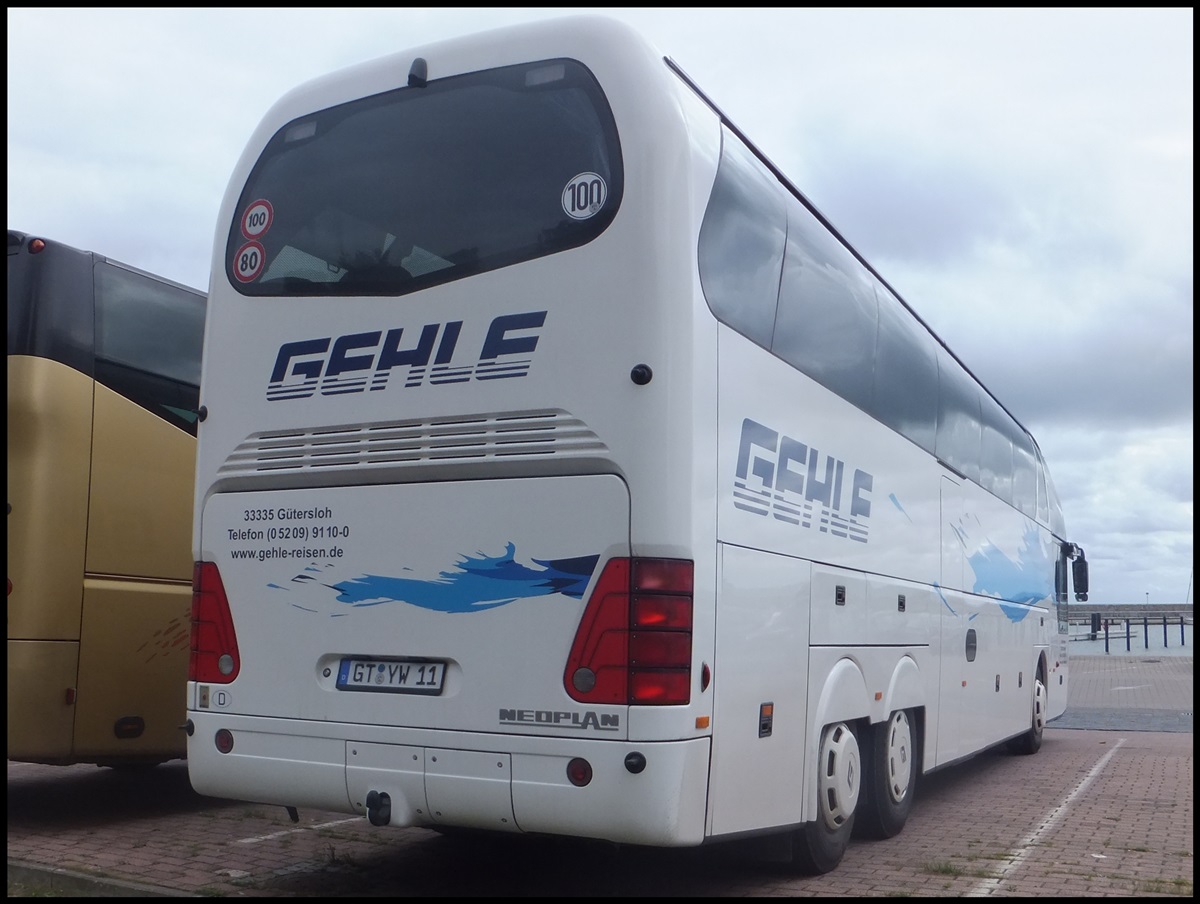 Neoplan Starliner von Gehle aus Deutschland im Stadthafen Sassnitz.