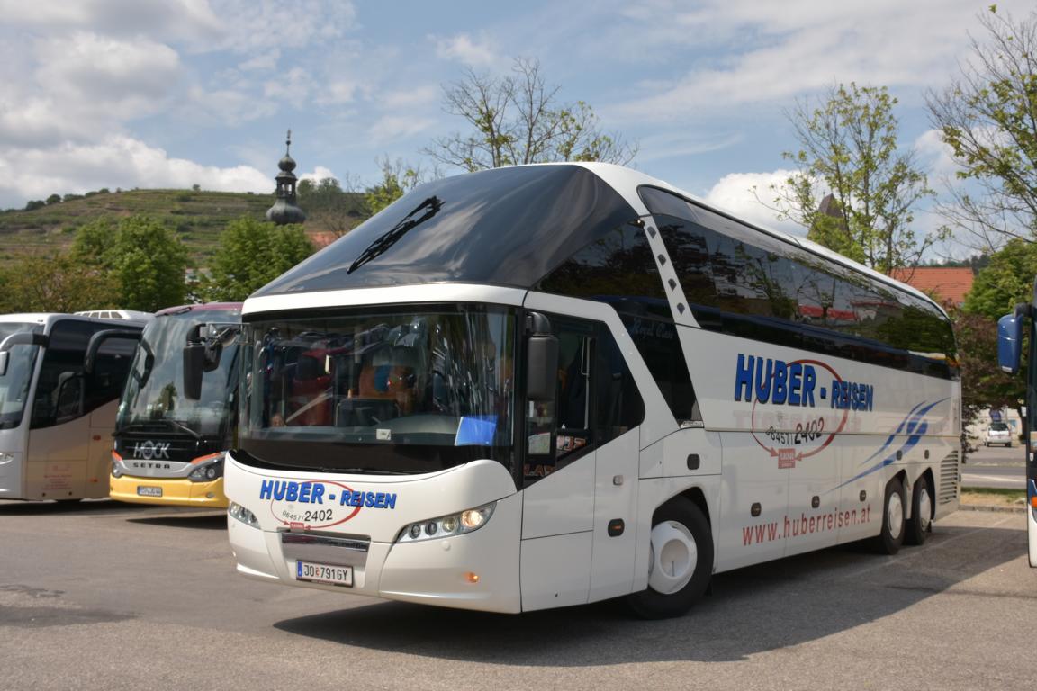 Neoplan Starliner von Huber Reisen aus sterreich im Mai 2018 in Krems.