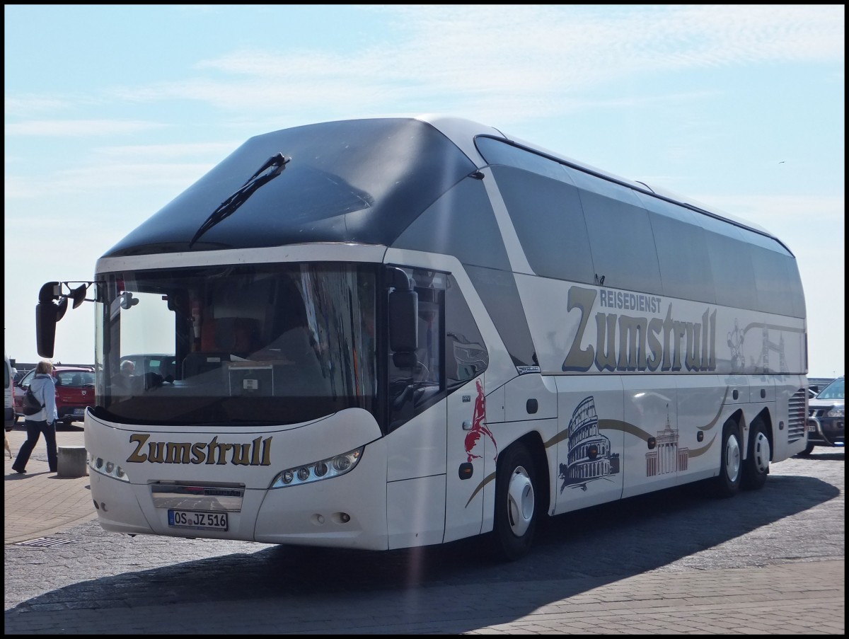 Neoplan Starliner vom Reisedienst Zumstrull aus Deutschland im Stadthafen Sassnitz.