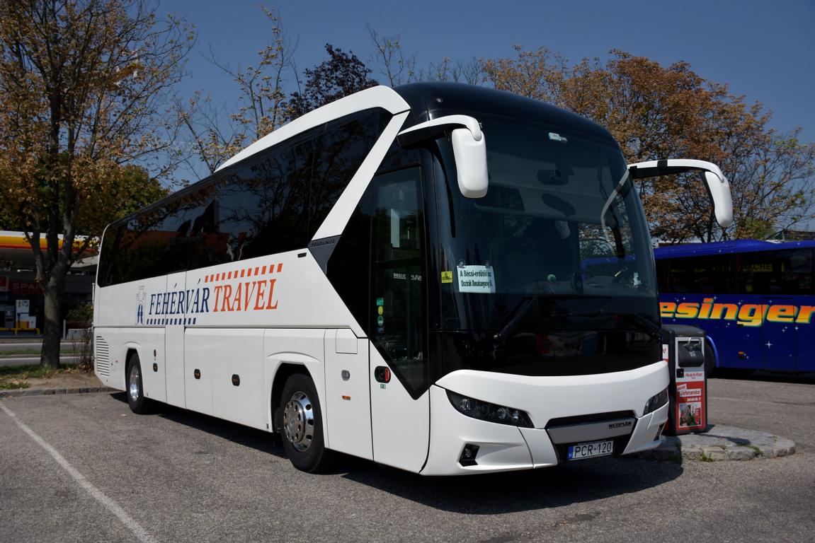 Neoplan Tourliner von Fehervar Travel aus Ungarn 2017 in Krems.