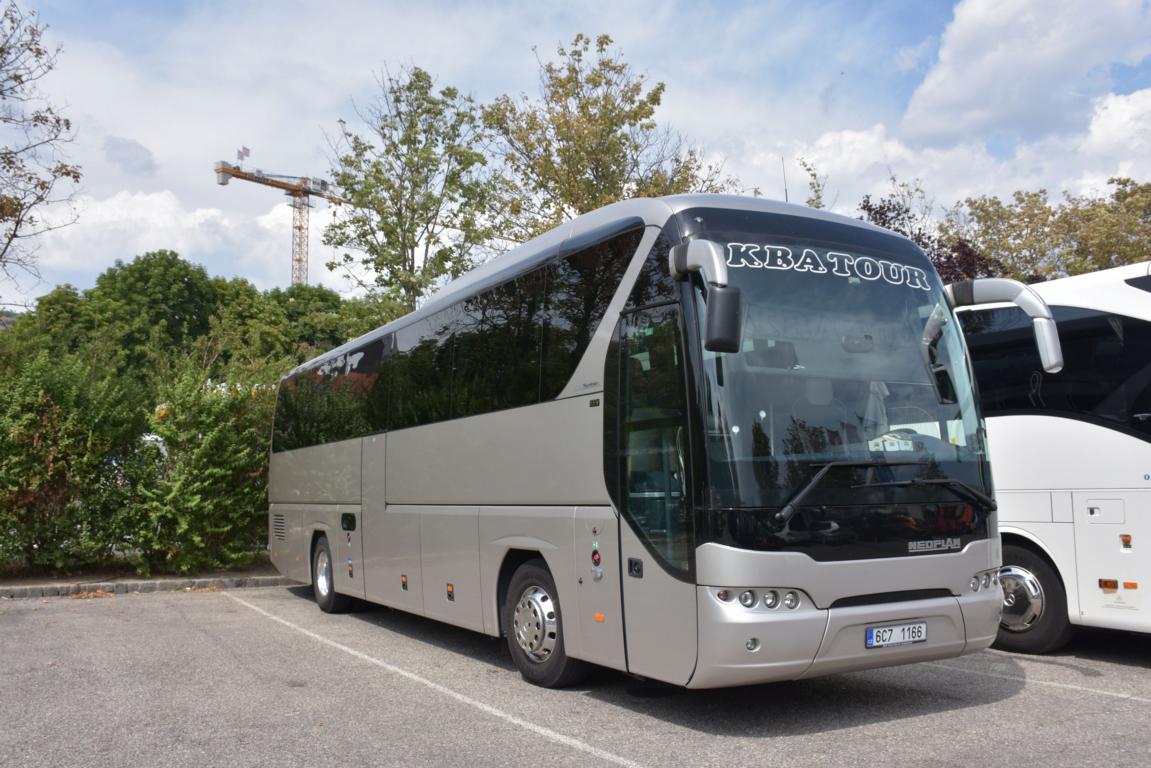 Neoplan Tourliner von K.B.A. Tour Reisen aus der CZ 07/2017 in Krems.