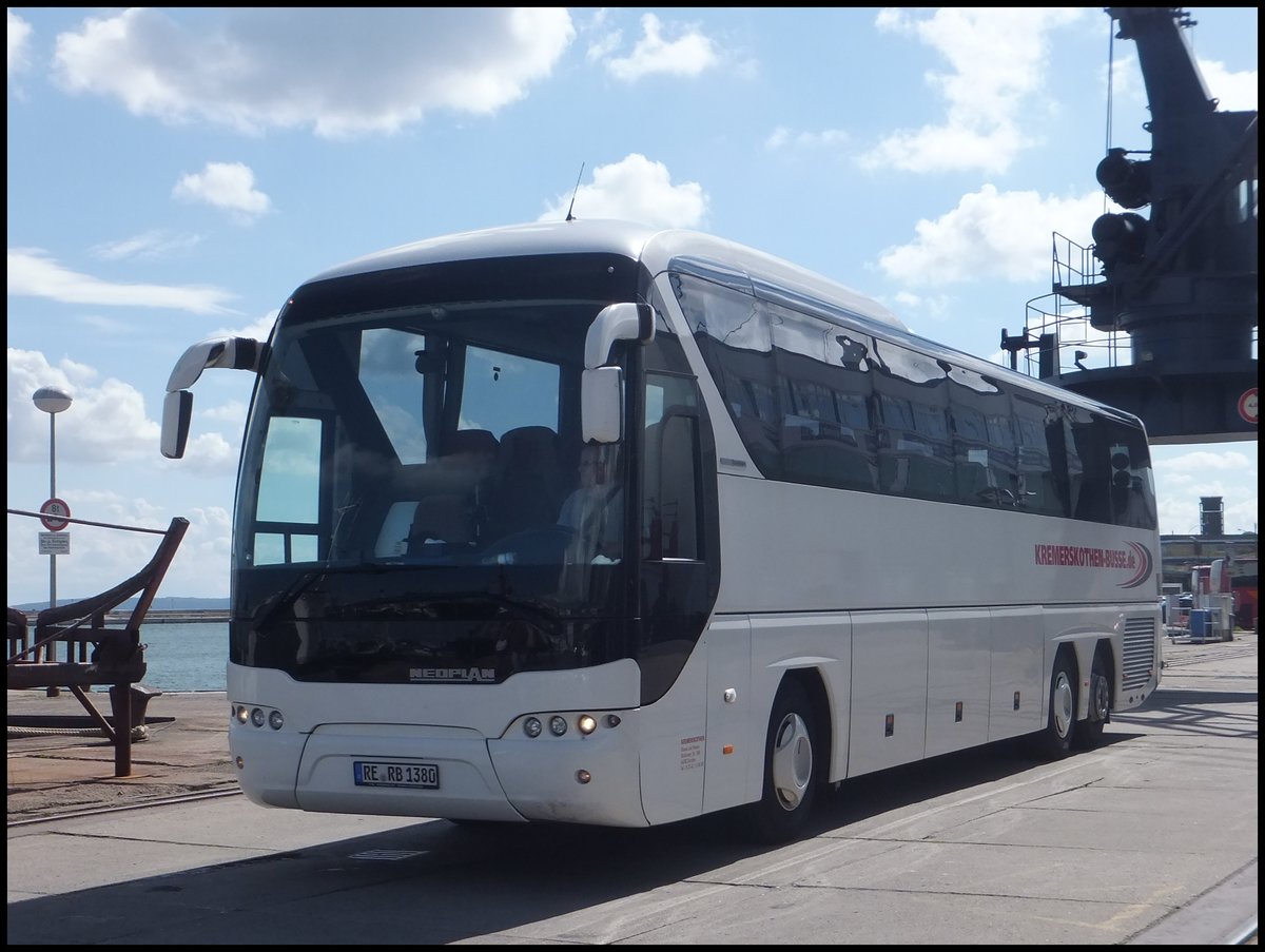 Neoplan Tourliner von Kremerskothen-Busse aus Deutschland im Stadthafen Sassnitz.