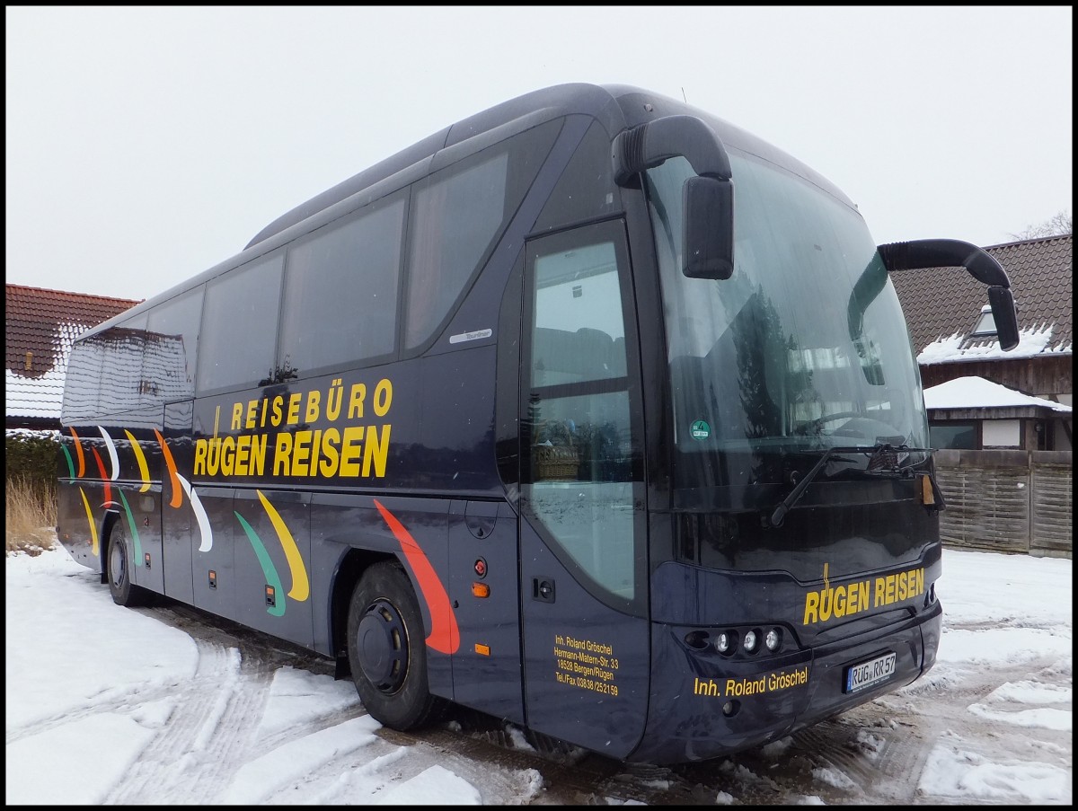 Neoplan Tourliner von R�gen-Reisen aus Deutschland in Lancken-Granitz.