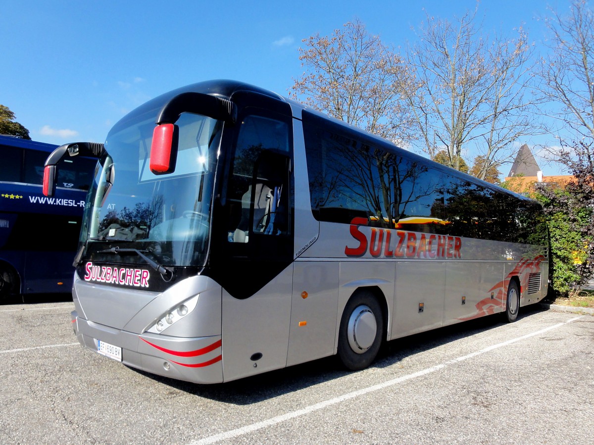 Neoplan Trendliner von Sulzbacher Reisen aus �sterreich am 12.10.2014 in Krems.