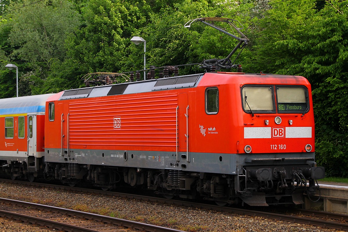 Neuzugang Nr.3: Die Ex-Dortmunderin und nun Neu-Kielerin 112 160-7 mit SH-Express in Schleswig. 21.05.14