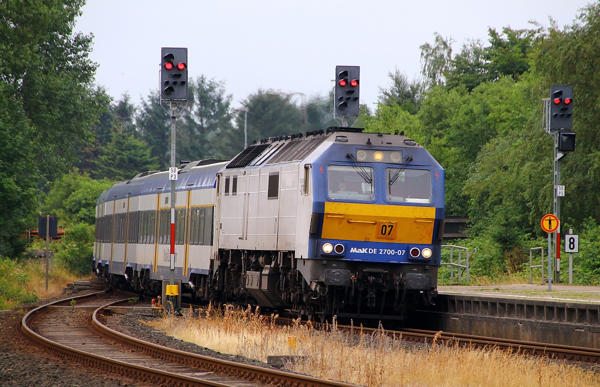 NOB/Veolia 251 007-1(REV/VL/06.08.13)hat hier mit ihrer NOB nach Westerland Einfahrt in Husum. 13.07.2014