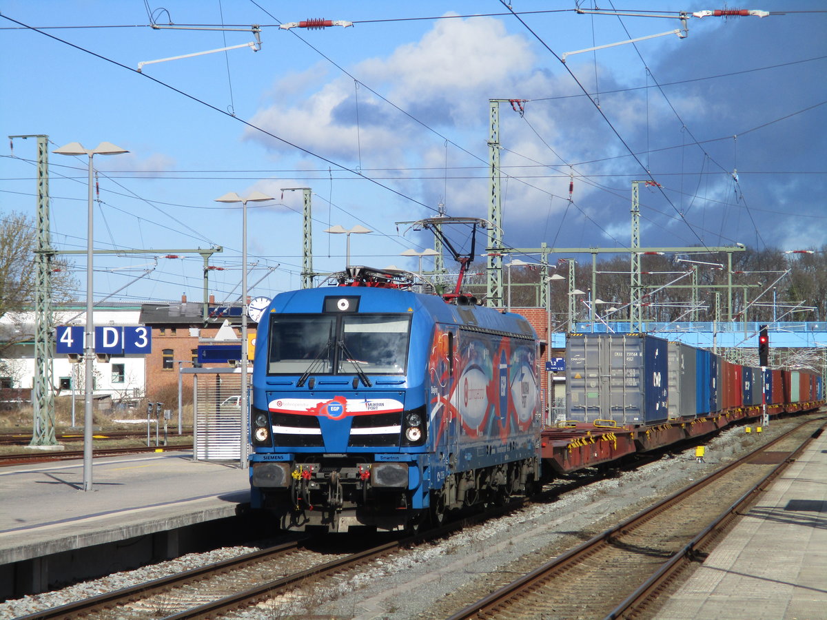 Nochmal der Chinacontainerzug von Mukran.Diesmal am 17.März 2021 mit der EGP 192 103 bei der Durchfahrt durch Bergen/Rügen.