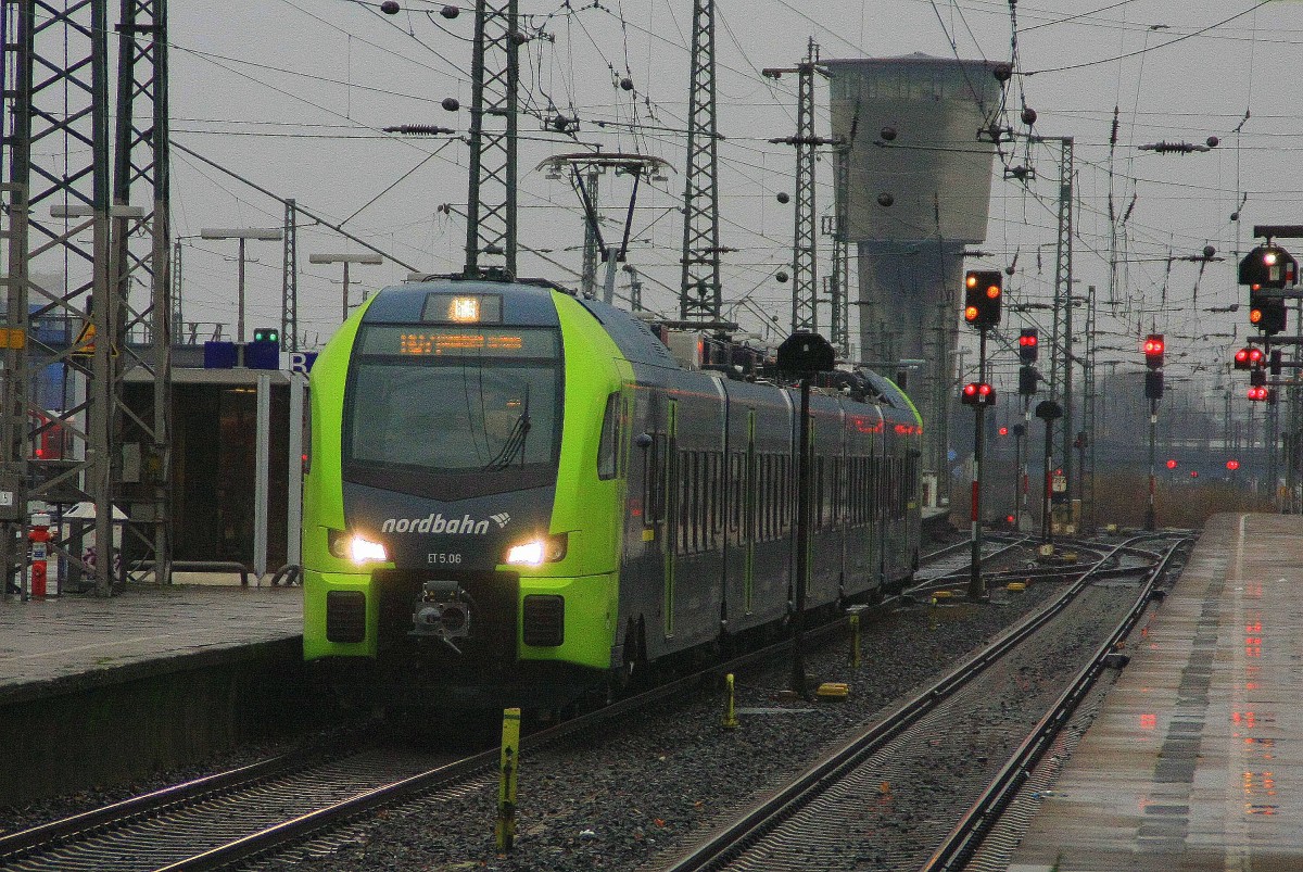 Nordbahn ET 5.06 als RB71 von Wrist bei Einfahrt in Hamburg-Altona am 17.12.2014