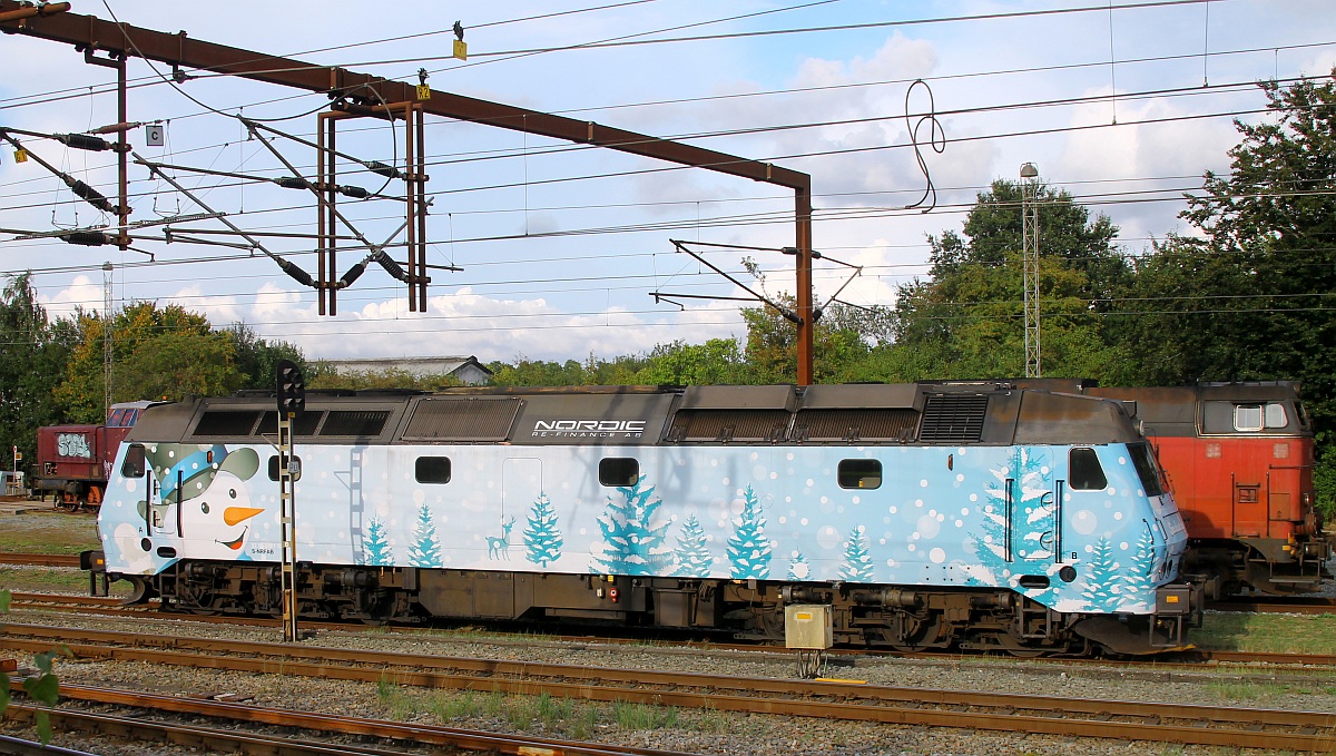 NORDIC Re-Finance AB 1524  Snedronningen  abgestellt in Pattburg/DK 09.09.2022 (D.S)