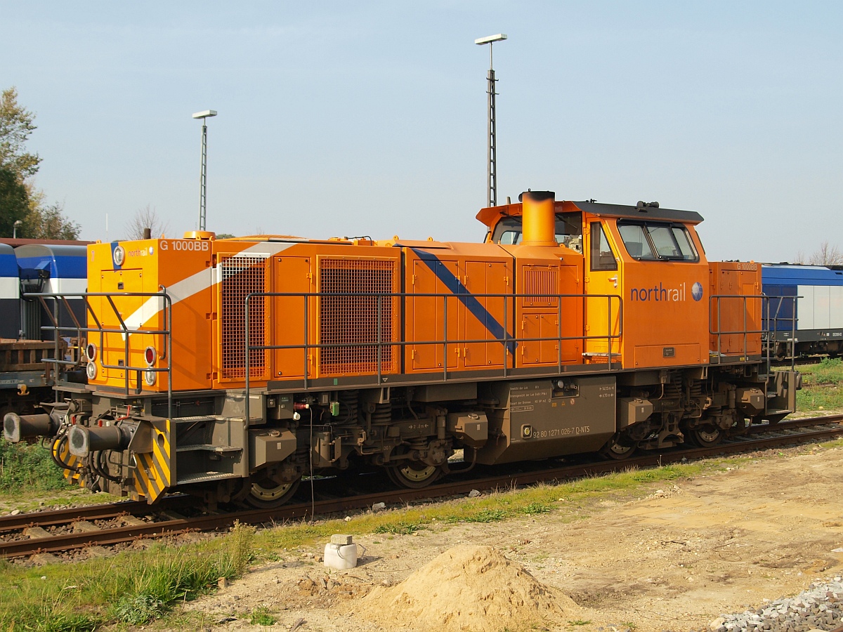 Northrail 1271 026-7(MaK G 1000 BB)abgestellt im Gbf Teil des Niebüller Bahnhofes. 02.10.2011(üaVinG)