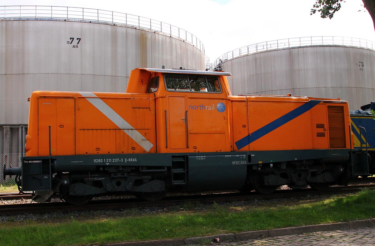 Northrail 211 237-3(REV/HB X/21.10.11)abgestellt am Ölhafen in Hamburg Dradenau. 29.05.2014