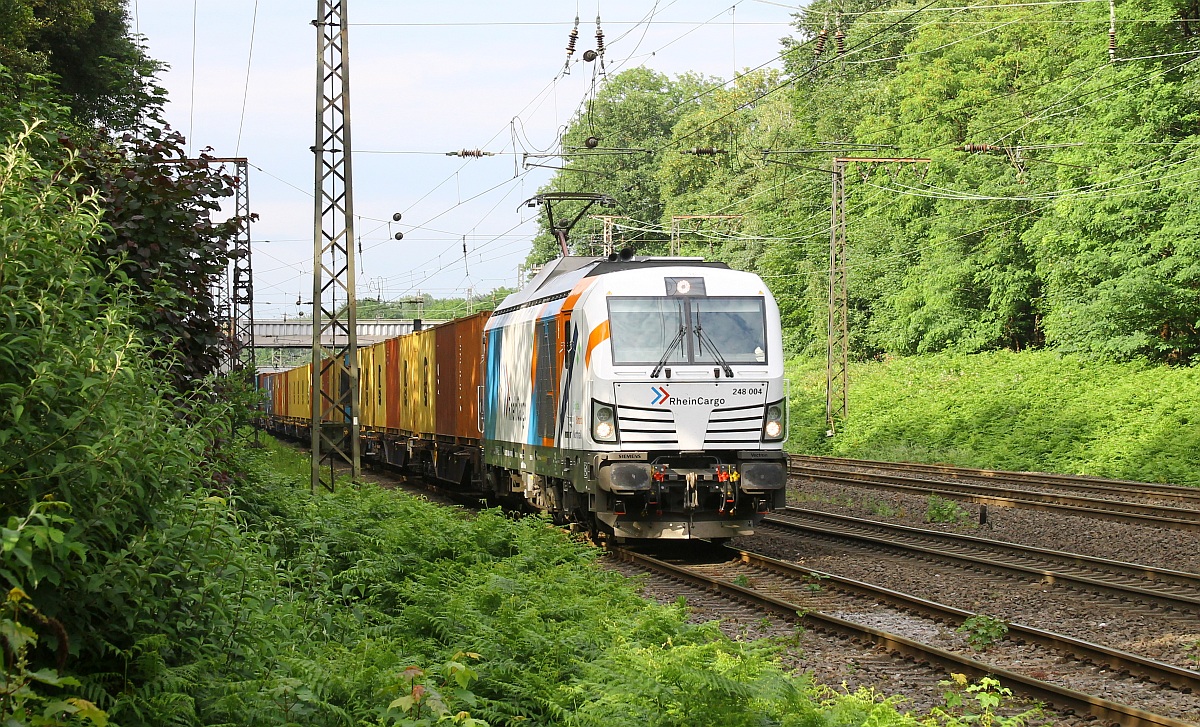 NRAIL/Rhein Cargo 2248 004-4 vor Containerzug Abzweig Lotharstraße Duisburg 09.06.2022