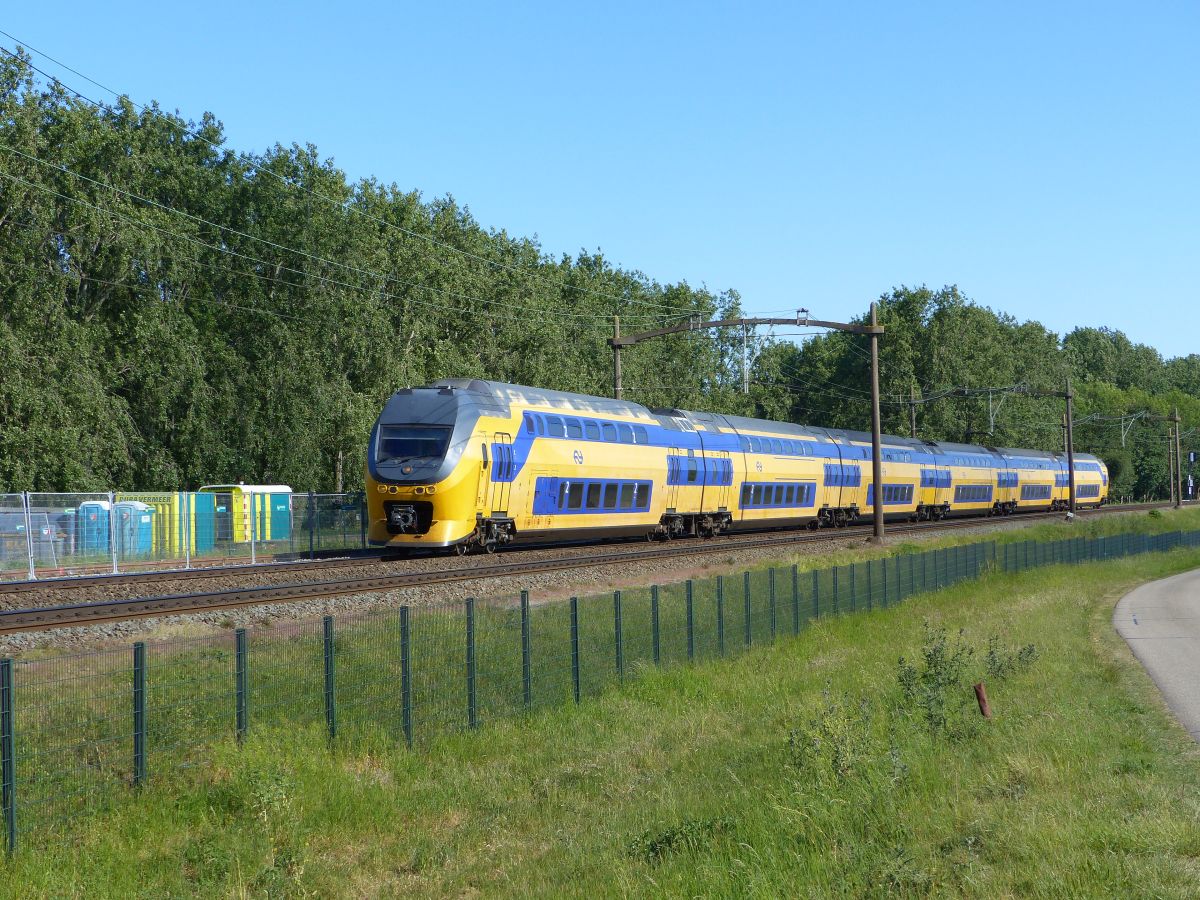 NS DDIRM-VI Triebzug 8746 Polder Oudendijk, Willemsdorp 15-05-2020.

NS DDIRM-VI treinstel 8746 Polder Oudendijk, Willemsdorp 15-05-2020.