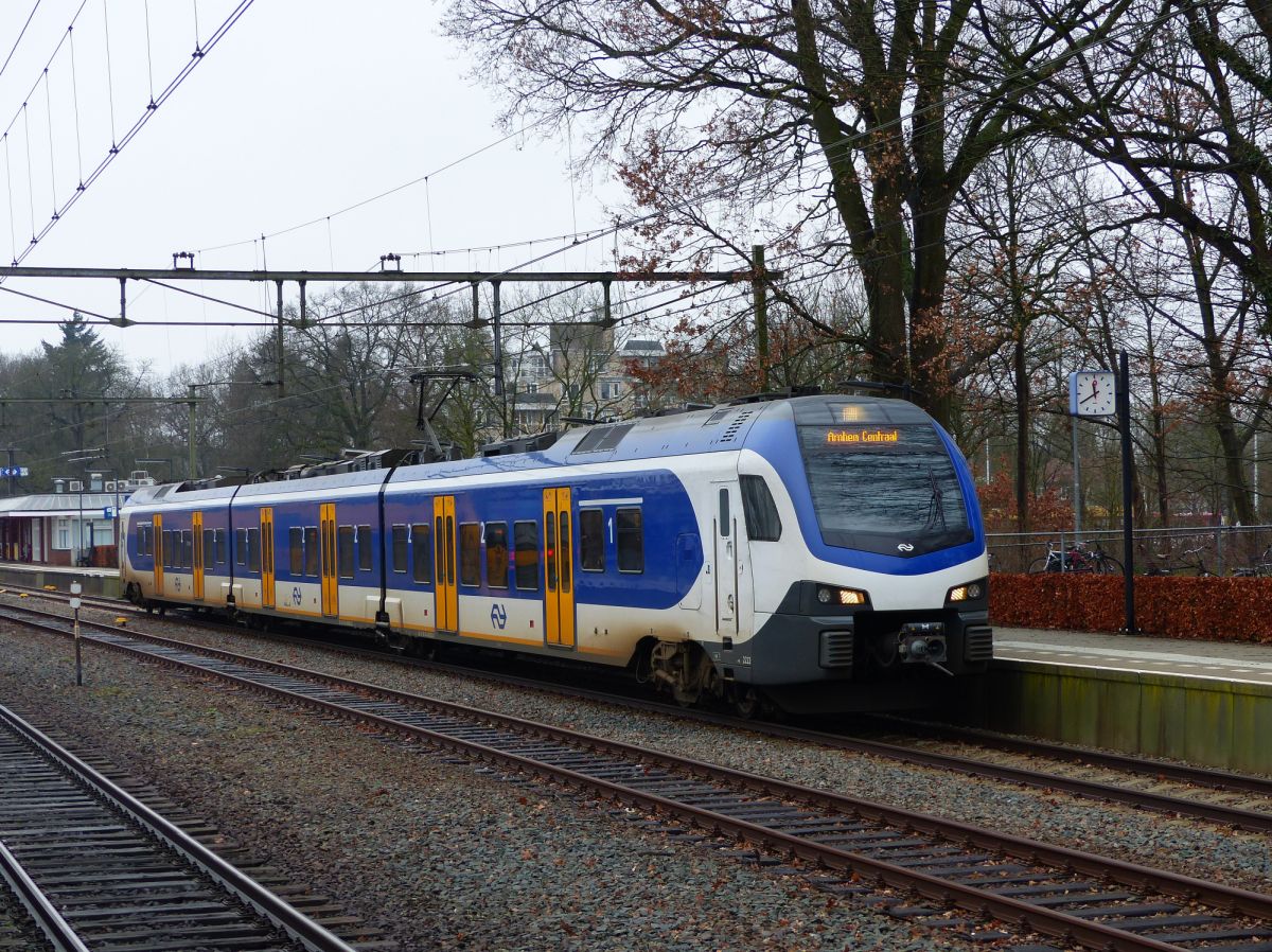 NS FLIRT Triebzug 2222 Gleis 1 Ede-Wageningen 08-01-2020.

NS FLIRT treinstel 2222 spoor 1 Ede-Wageningen 08-01-2020.