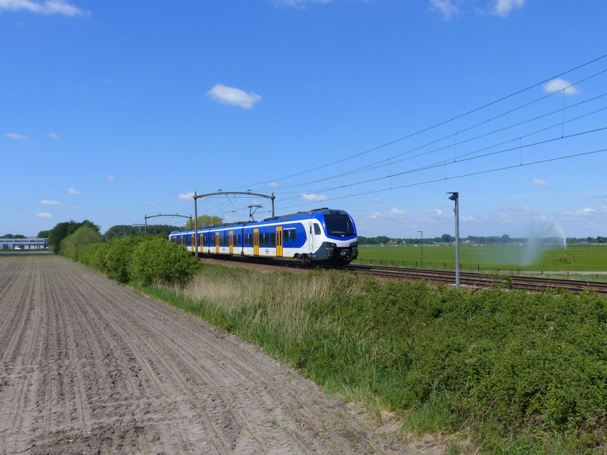 NS FLIRT Triebzug 2518 Broekdijk, Hulten 15-05-2020.

NS FLIRT treinstel 2518 Broekdijk, Hulten 15-05-2020.