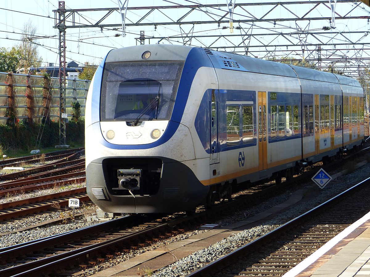 NS SLT-6 Triebzug 2620 Gleis 2 Haarlem 31-10-2018.


NS SLT-6 treinstel 2620 spoor 2 Haarlem 31-10-2018.