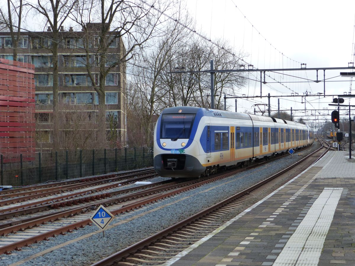 NS SLT Triebzug 2627 Gouda 29-01-2020.

NS SLT treinstel 2627 Gouda 29-01-2020.