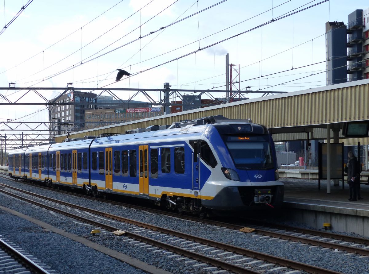 NS SNG Triebzug 2746 Gleis 4b Leiden Centraal Station 04-03-2020.


NS SNG treinstel 2746 spoor 4b Leiden Centraal Station 04-03-2020.