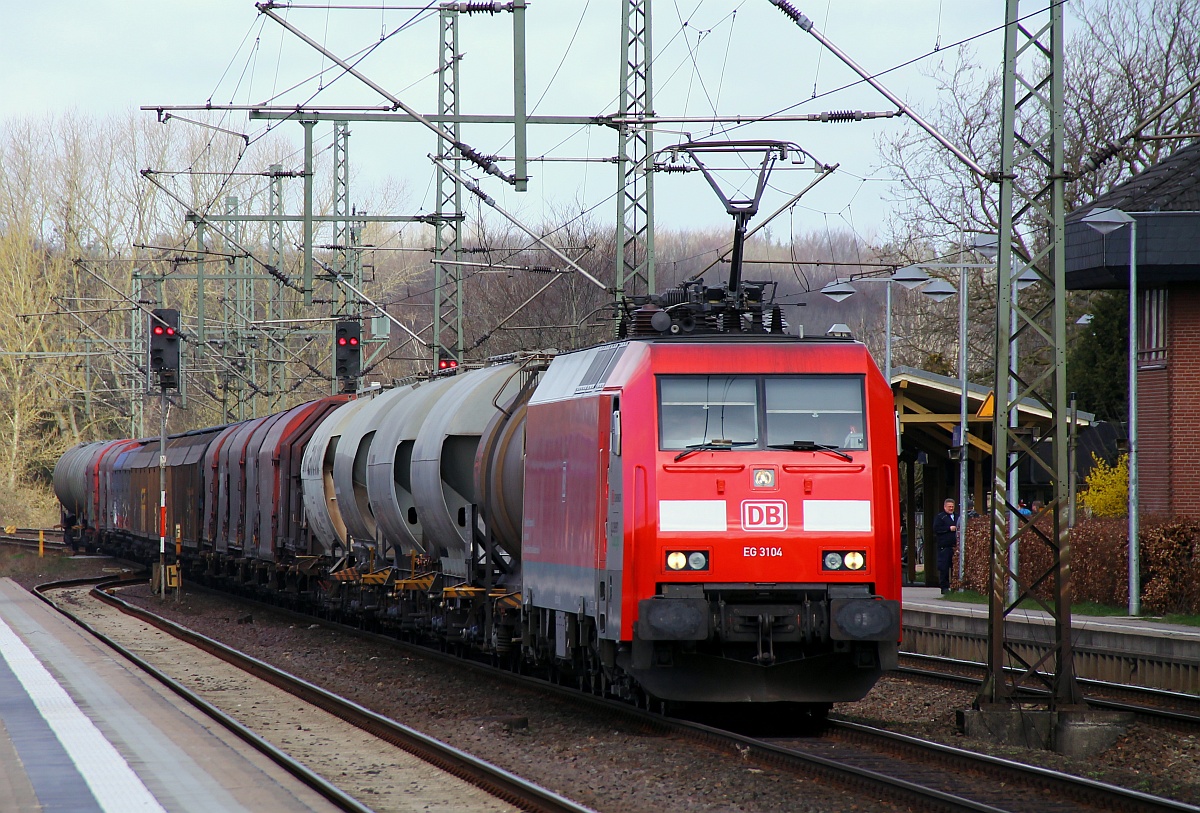 Nun sind sie alle verkehrsrot...die letzte die noch fehlte die EG 3104 heute morgen mit dem KT 44733 bei der Durchfahrt in Schleswig aufgenommen. 24.03.2014